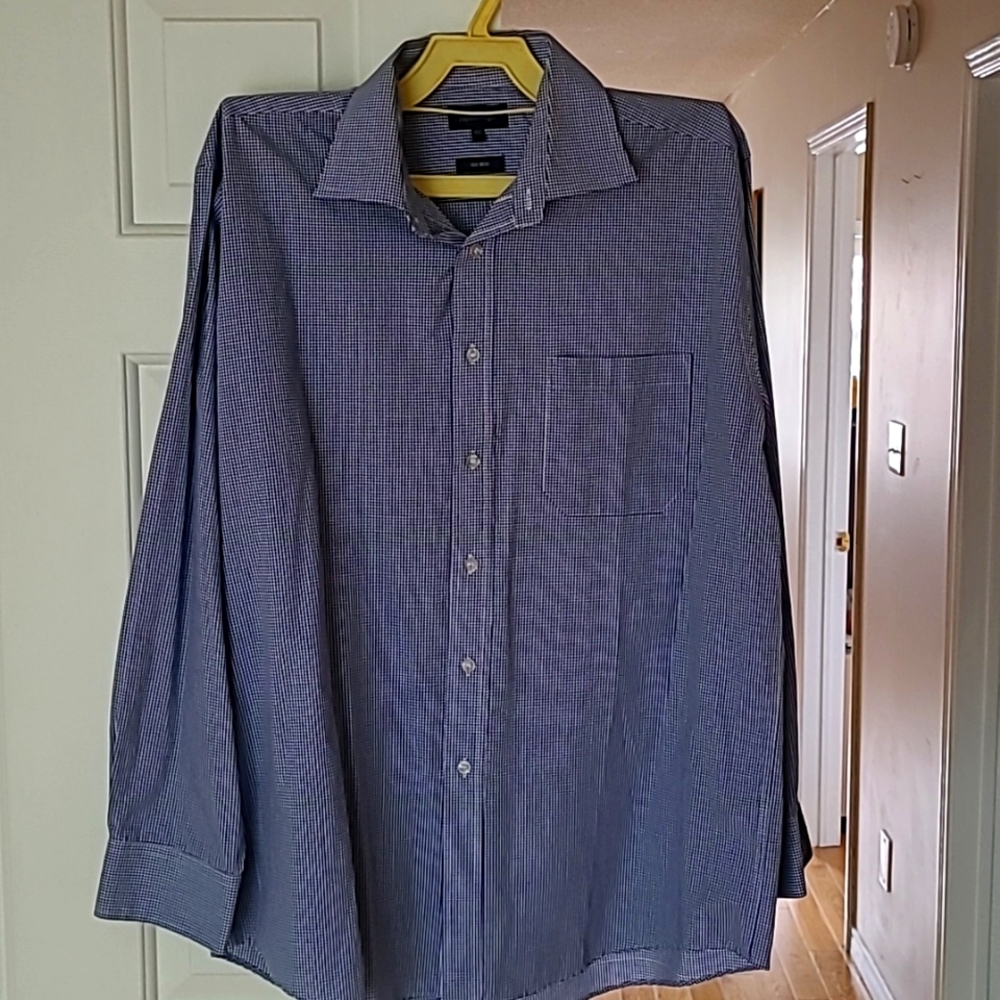 Taylor Wright Checked blue white collar dress shirt